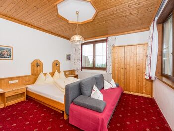 Doppelzimmer mit Teppichboden