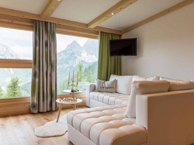 Suite mit Ledercouch